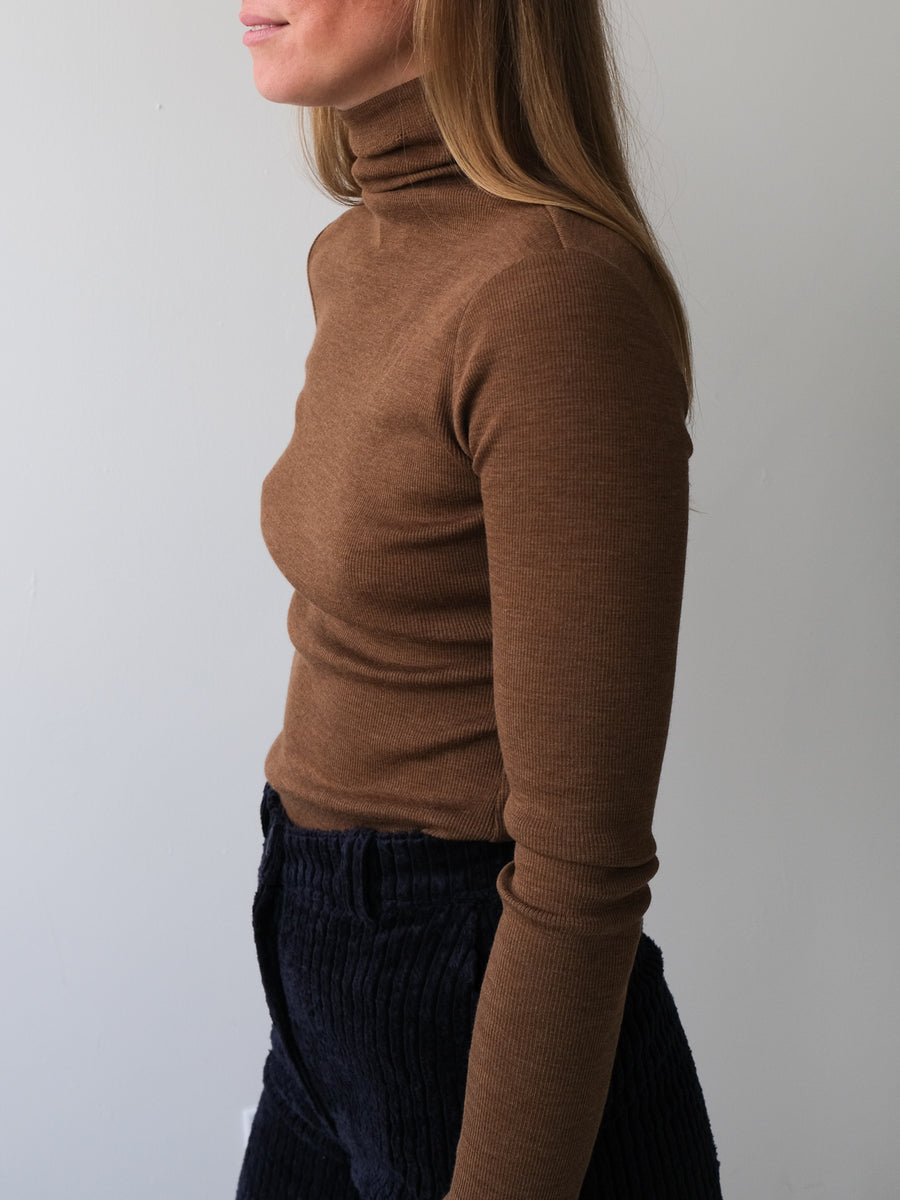 Cognac turtleneck outlet