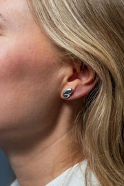 Séola atelier - Feuille stud earring